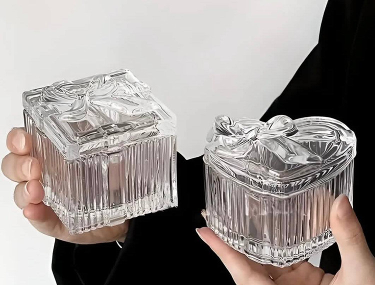 خرید قندان و جا جواهر بلور طرح قلب برند دلی گلس