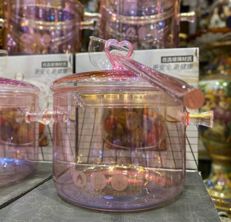 قابلمه پیرکس صورتی