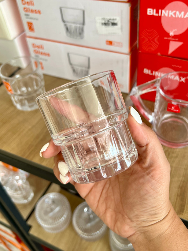 نیم لیوان deli glass